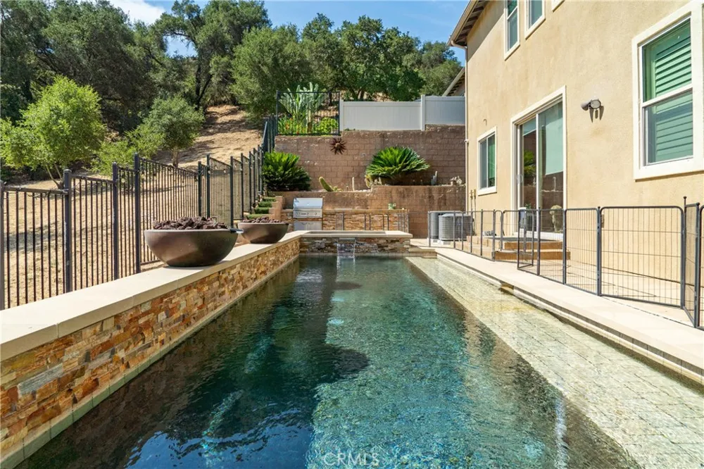 4948 Hydepark Drive Agoura Hills, CA 91301