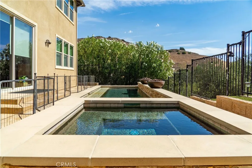 4948 Hydepark Drive Agoura Hills, CA 91301
