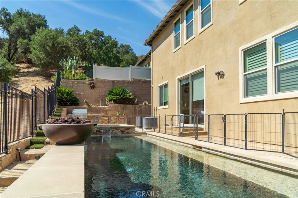 4948 Hydepark Drive Agoura Hills, CA 91301