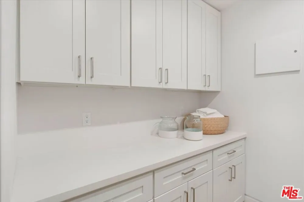3848 Vantage Avenue Los Angeles, CA 91604