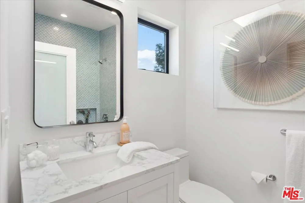 3848 Vantage Avenue Los Angeles, CA 91604