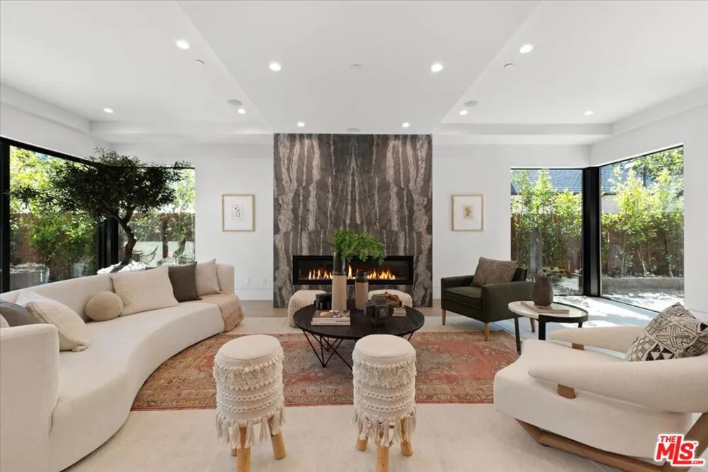 3848 Vantage Avenue Los Angeles, CA 91604