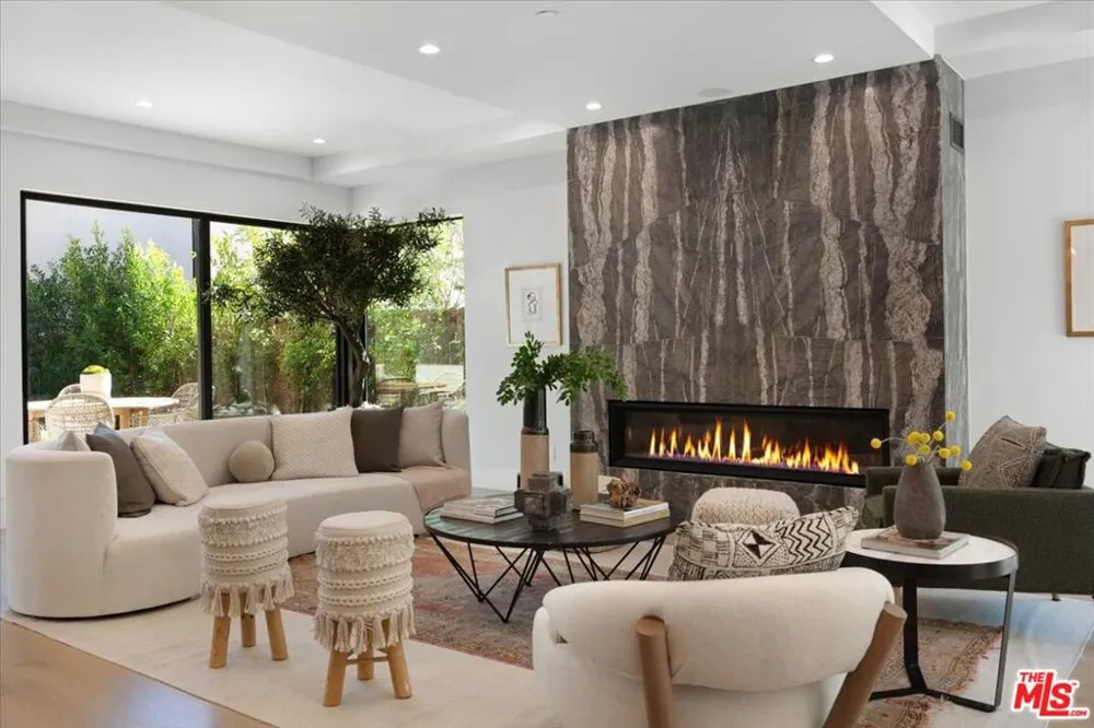 3848 Vantage Avenue Los Angeles, CA 91604