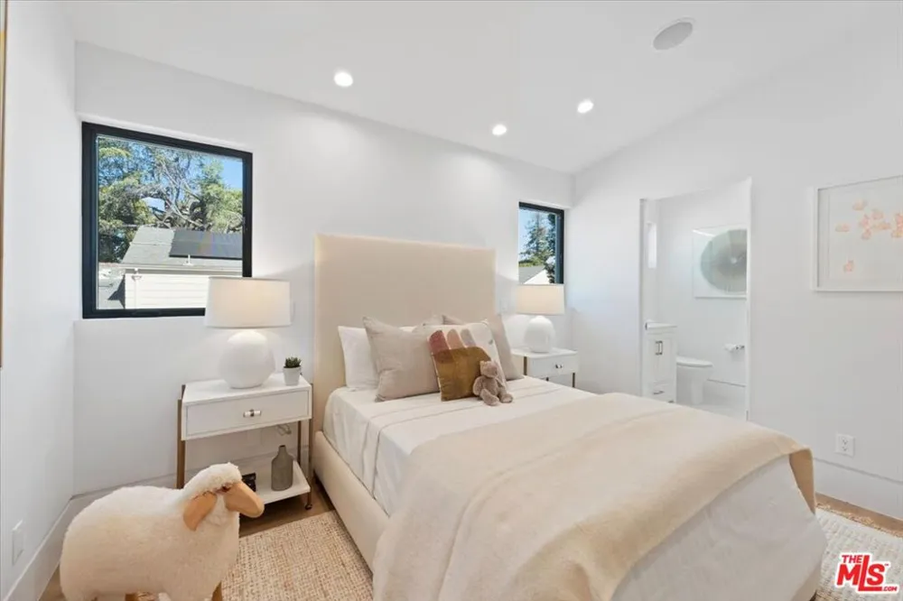 3848 Vantage Avenue Los Angeles, CA 91604
