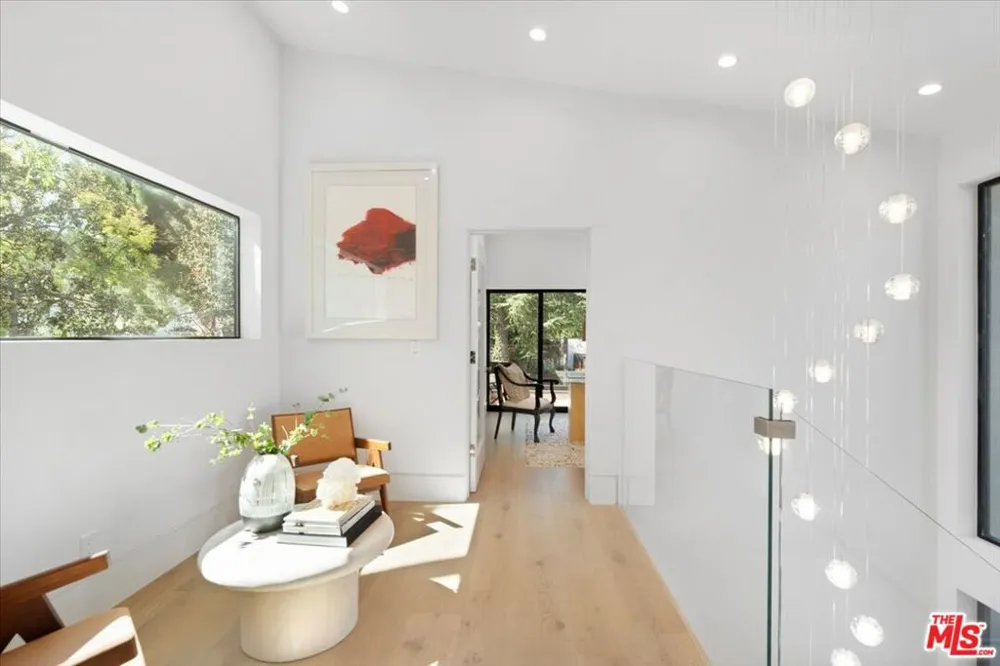 3848 Vantage Avenue Los Angeles, CA 91604