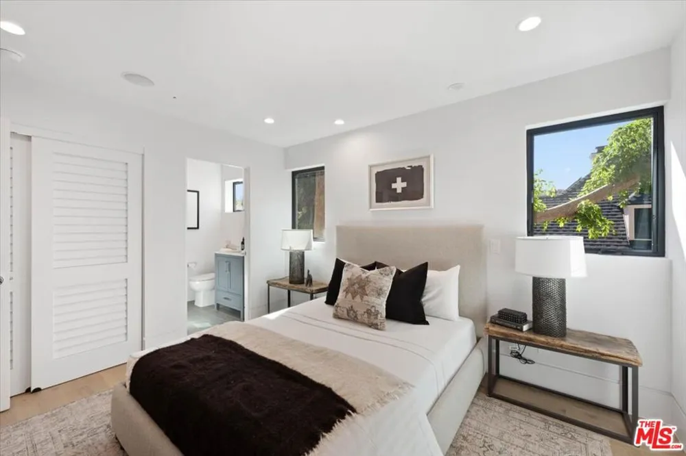 3848 Vantage Avenue Los Angeles, CA 91604