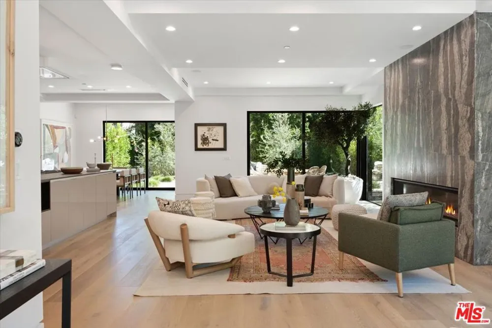 3848 Vantage Avenue Los Angeles, CA 91604