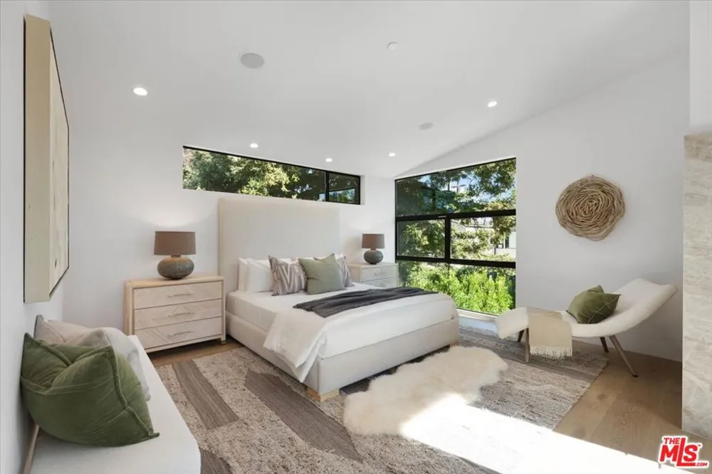 3848 Vantage Avenue Los Angeles, CA 91604