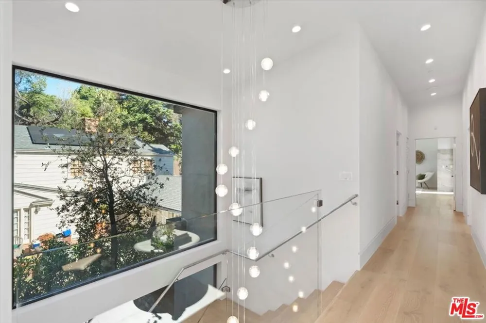 3848 Vantage Avenue Los Angeles, CA 91604