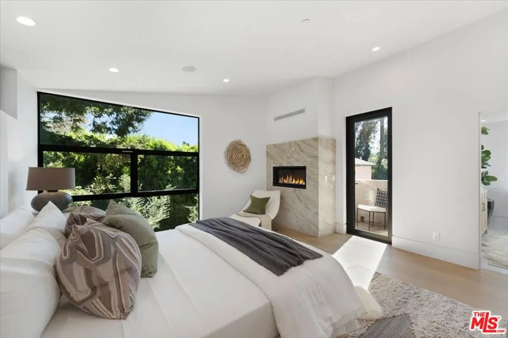 3848 Vantage Avenue Los Angeles, CA 91604