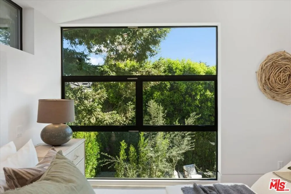 3848 Vantage Avenue Los Angeles, CA 91604