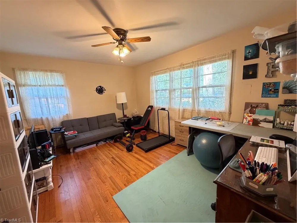 16 Vivian Street Thomasville, NC 27360