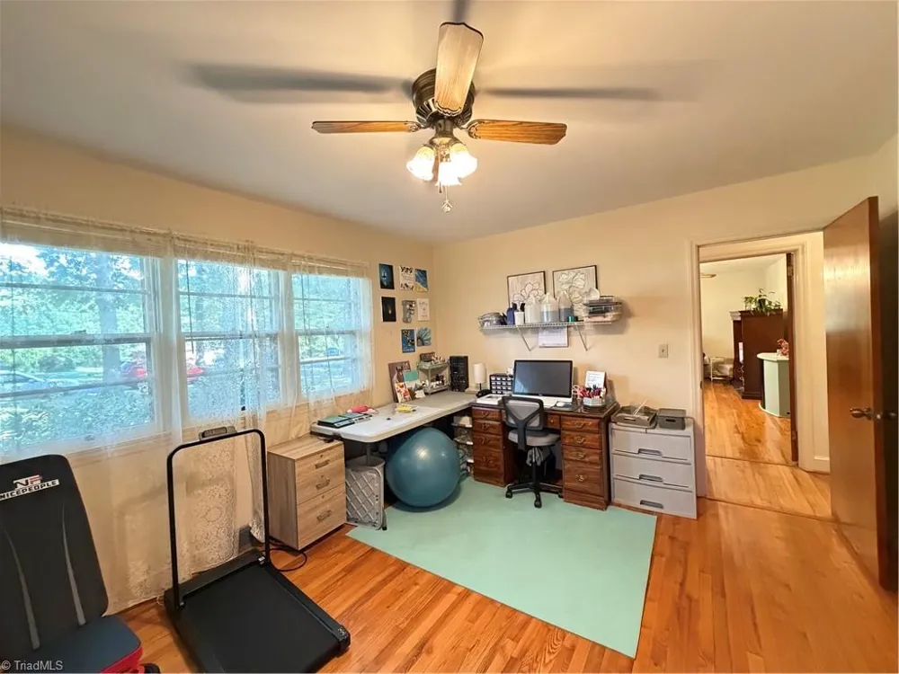 16 Vivian Street Thomasville, NC 27360