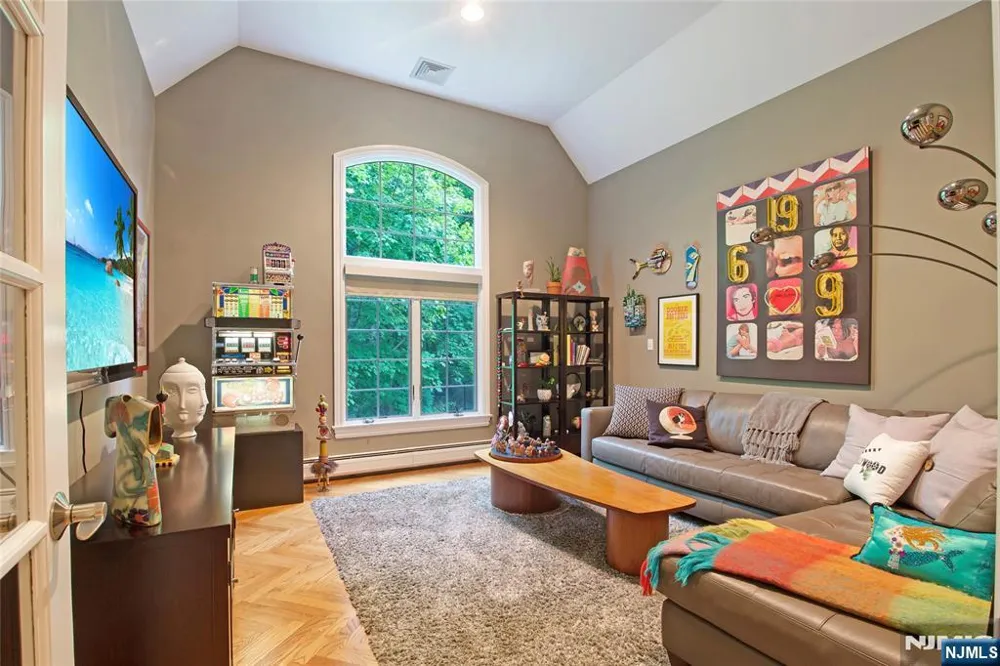 102 Seminary Drive Mahwah, NJ 07430