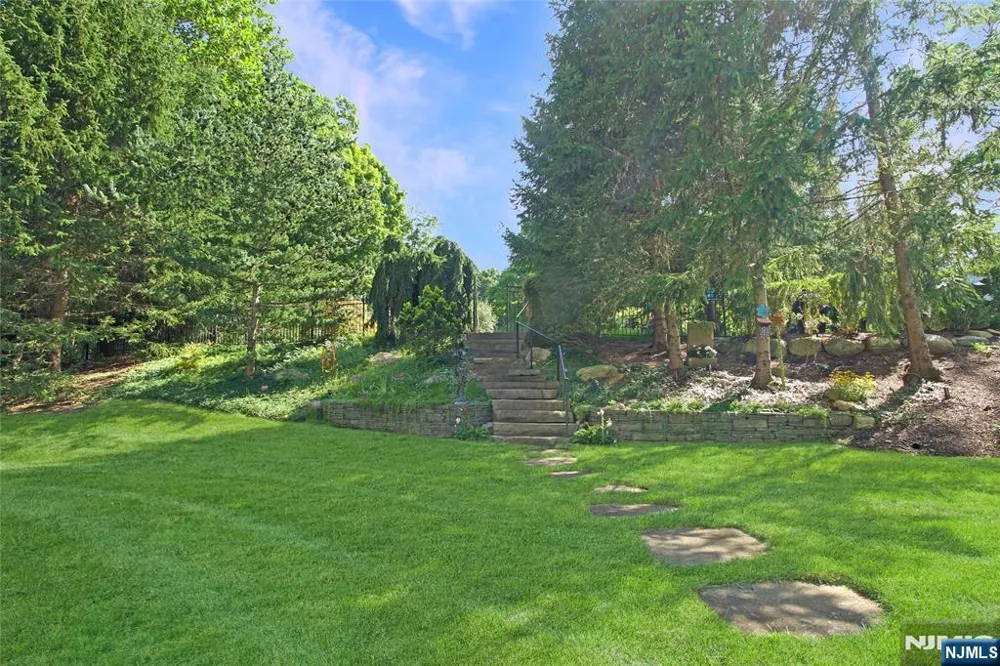 102 Seminary Drive Mahwah, NJ 07430