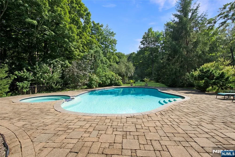 102 Seminary Drive Mahwah, NJ 07430