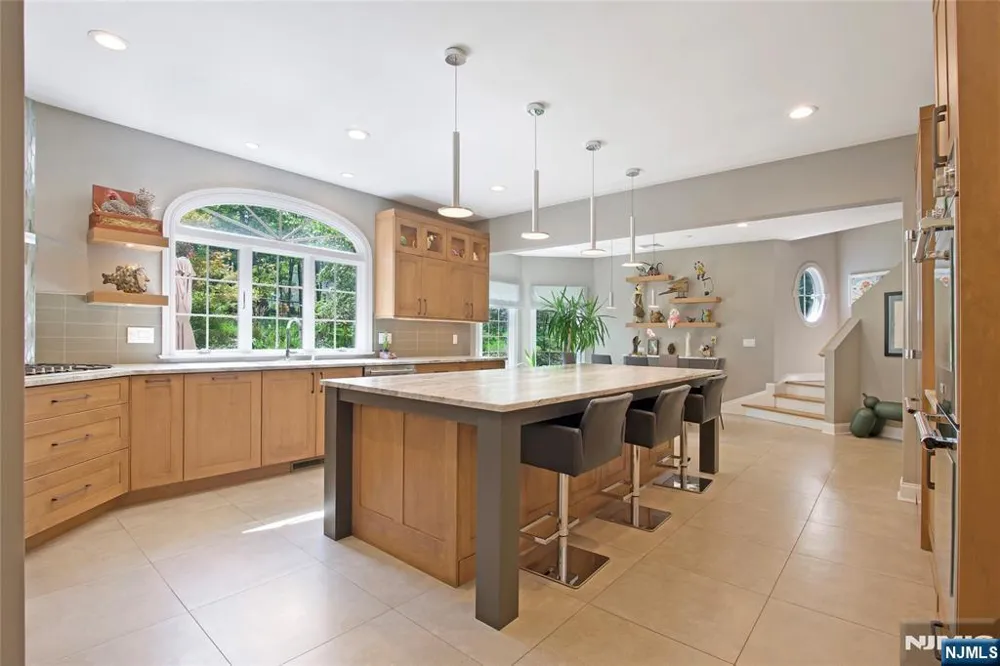102 Seminary Drive Mahwah, NJ 07430