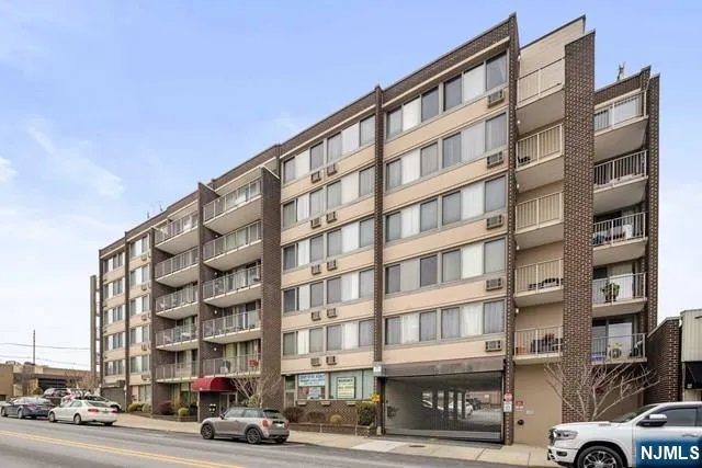 515 Anderson Avenue 2H Cliffside Park, NJ 07010