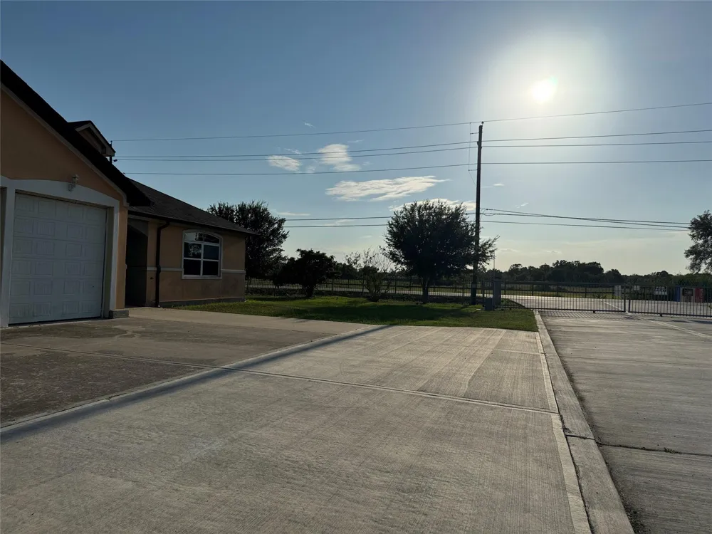 4123 Old Chocolate Bayou Road Manvel, TX 77578