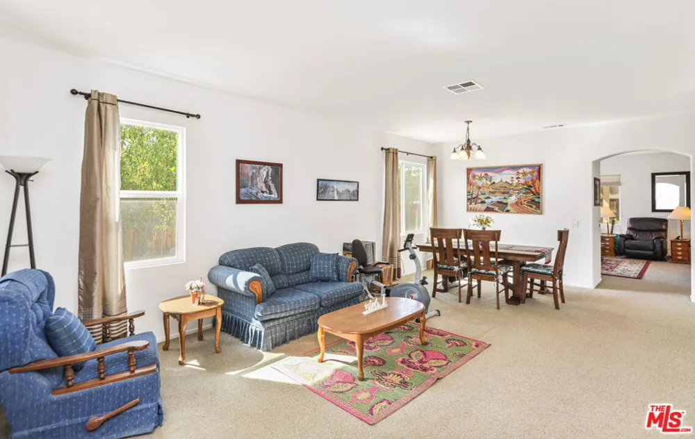 2167 Snowberry Lane Mentone, CA 92359