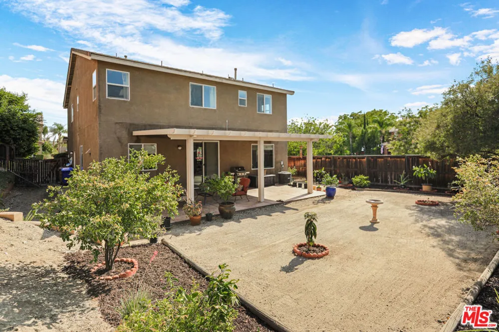 2167 Snowberry Lane Mentone, CA 92359