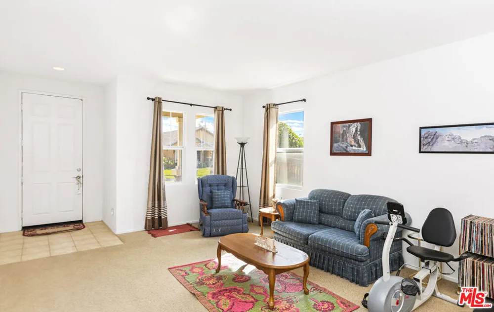 2167 Snowberry Lane Mentone, CA 92359