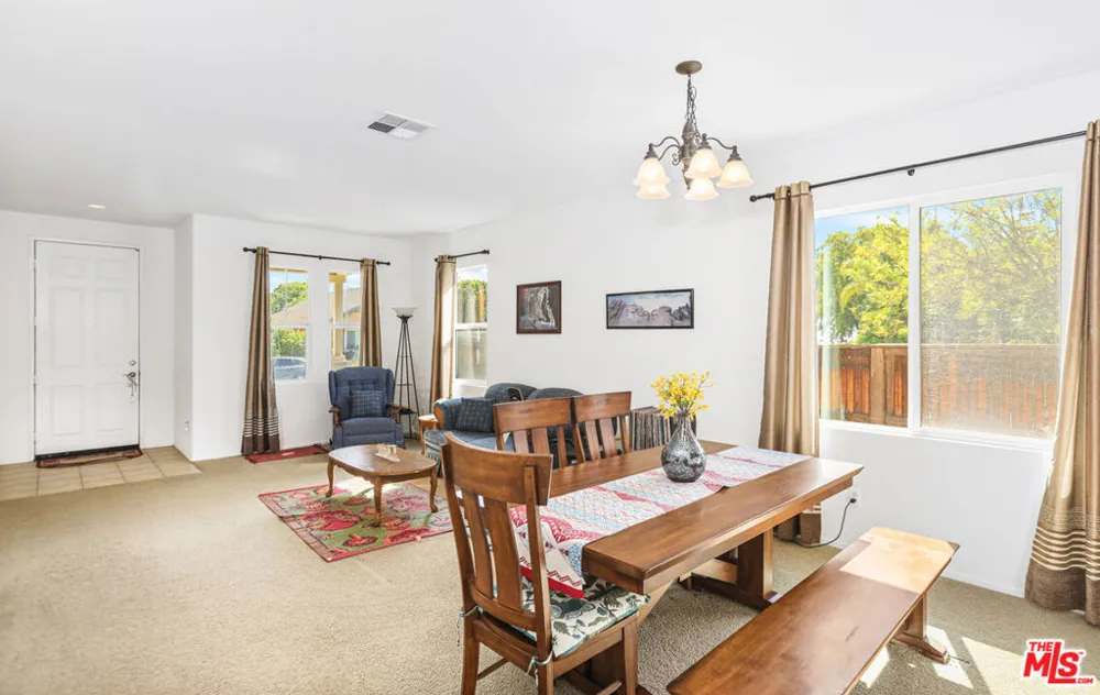 2167 Snowberry Lane Mentone, CA 92359