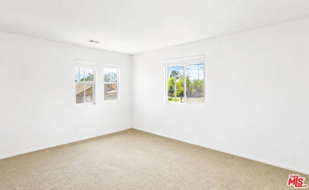 2167 Snowberry Lane Mentone, CA 92359