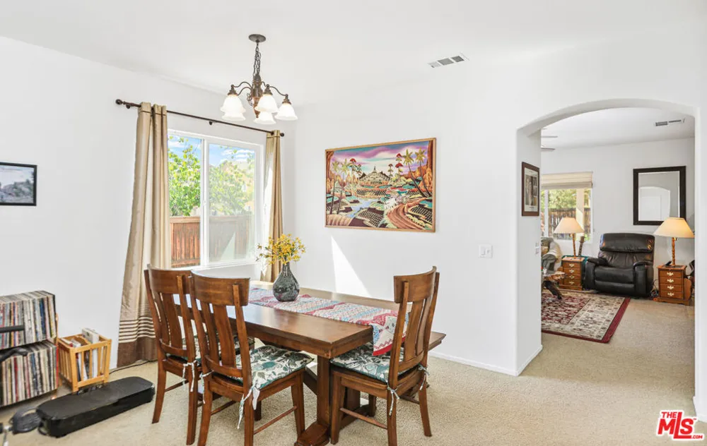 2167 Snowberry Lane Mentone, CA 92359