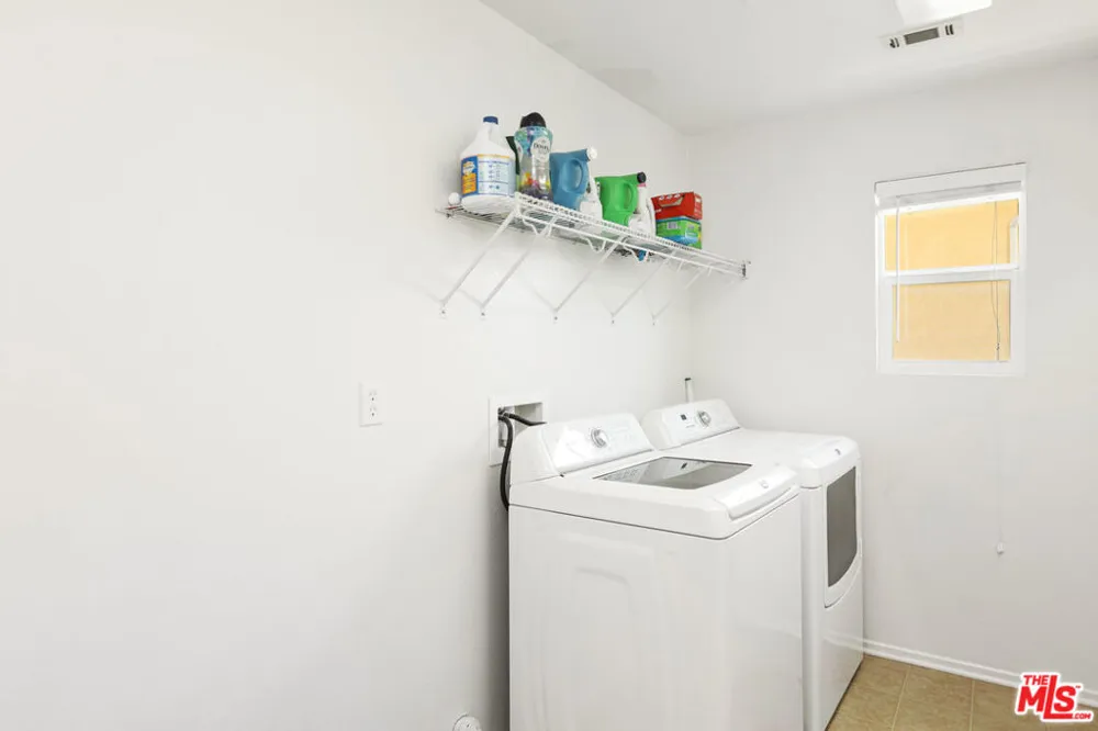 2167 Snowberry Lane Mentone, CA 92359
