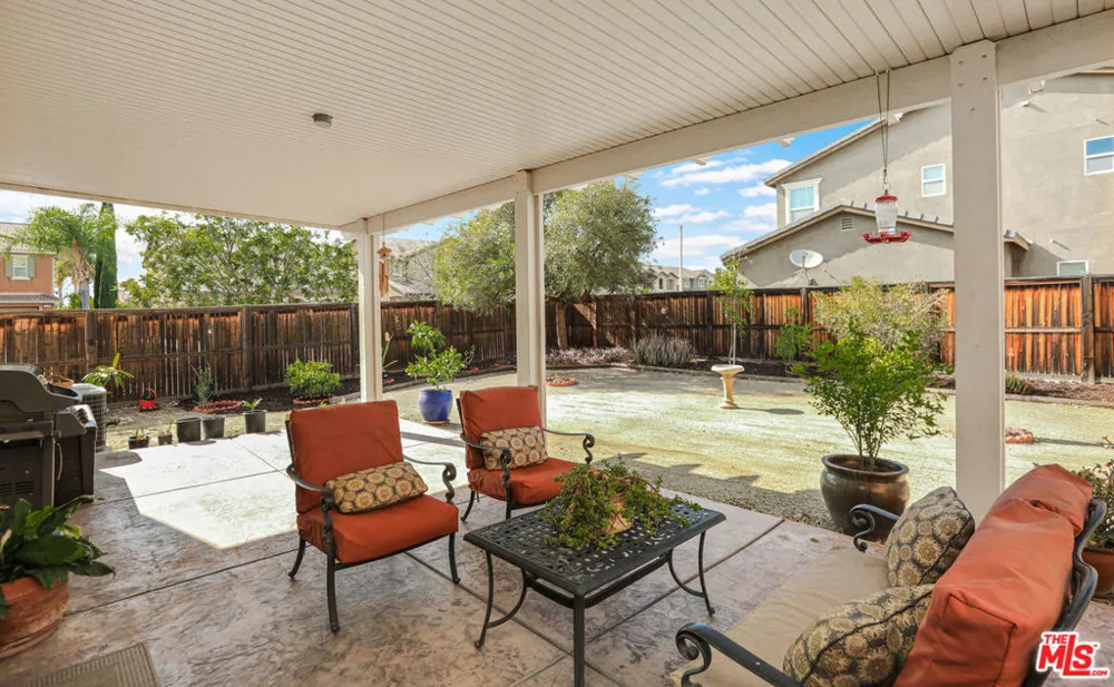 2167 Snowberry Lane Mentone, CA 92359