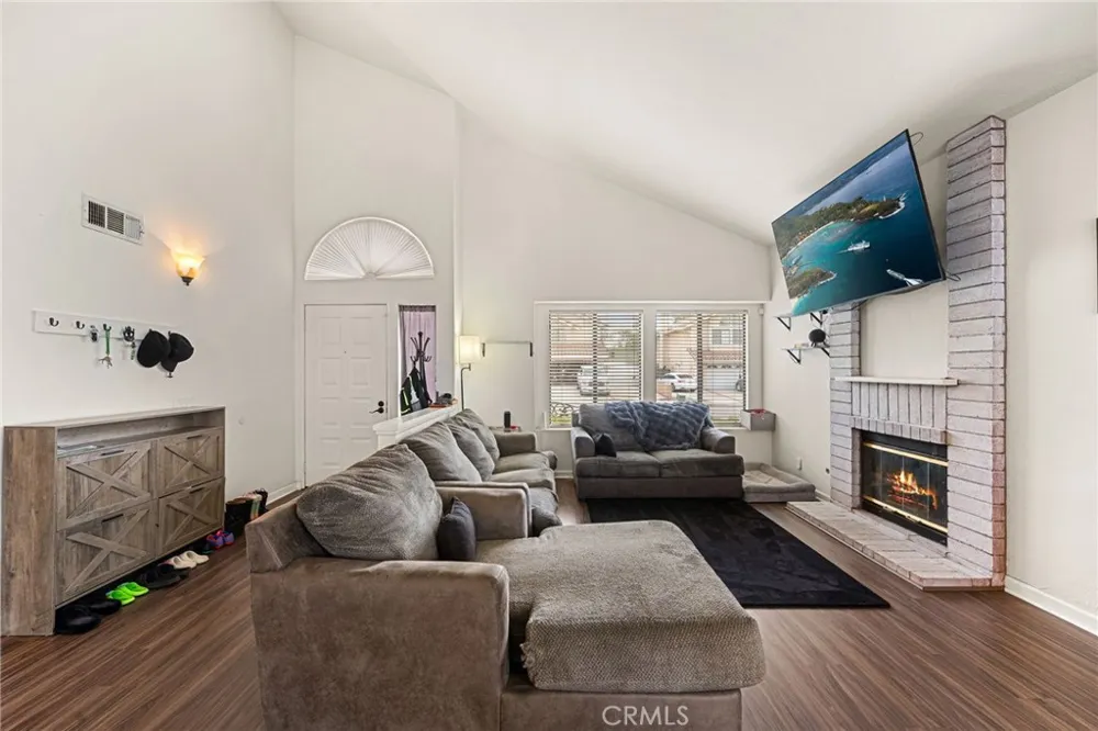 389 Conestoga Road San Dimas, CA 91773