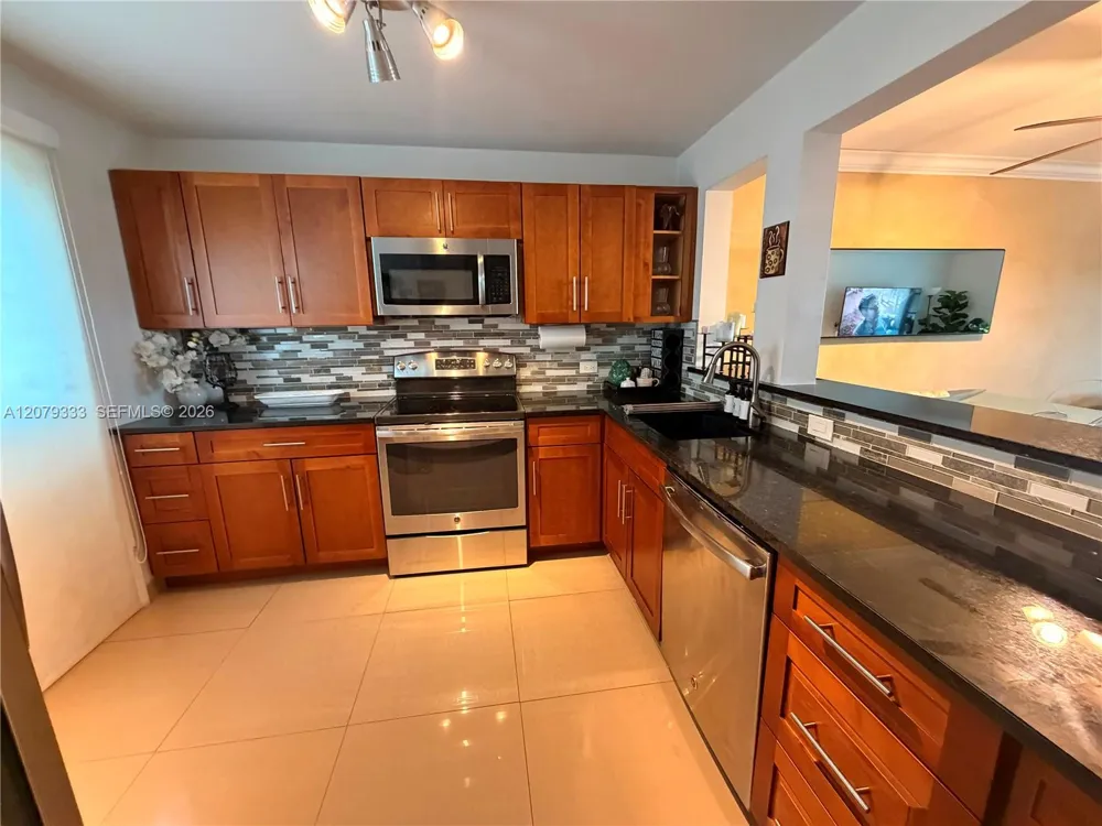 445 NE 195th St #430 Miami, FL 33179