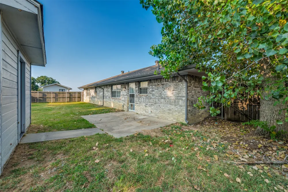 101 Sara Court Collinsville, TX 76233