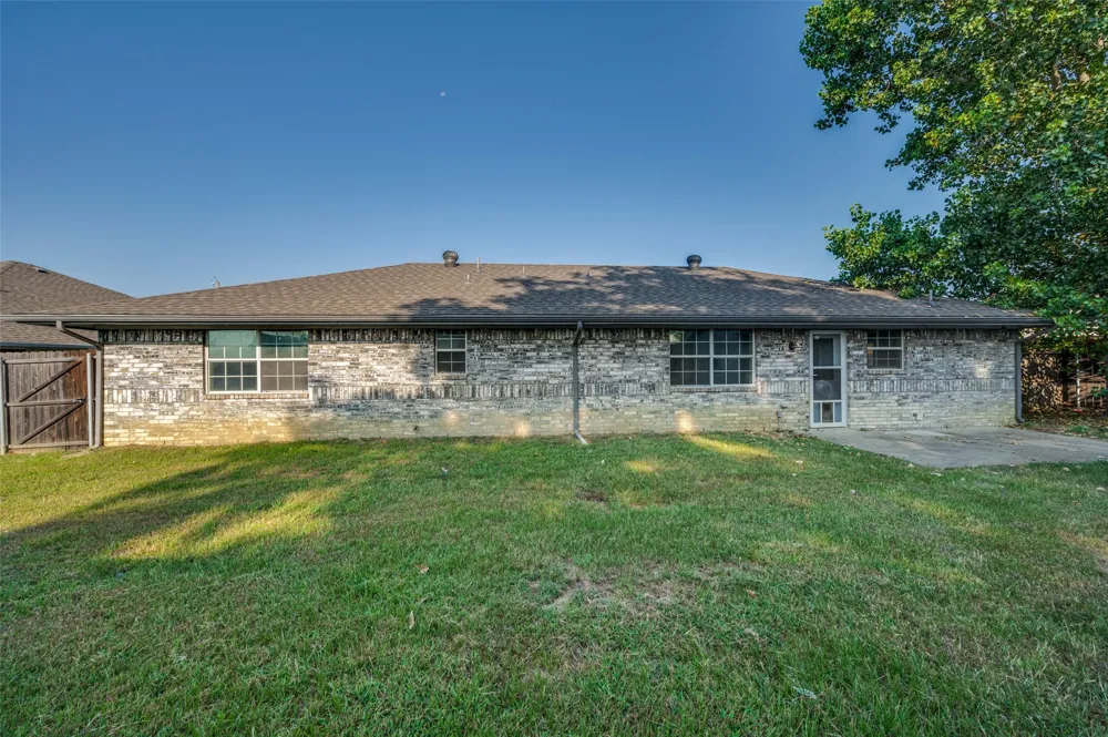 101 Sara Court Collinsville, TX 76233