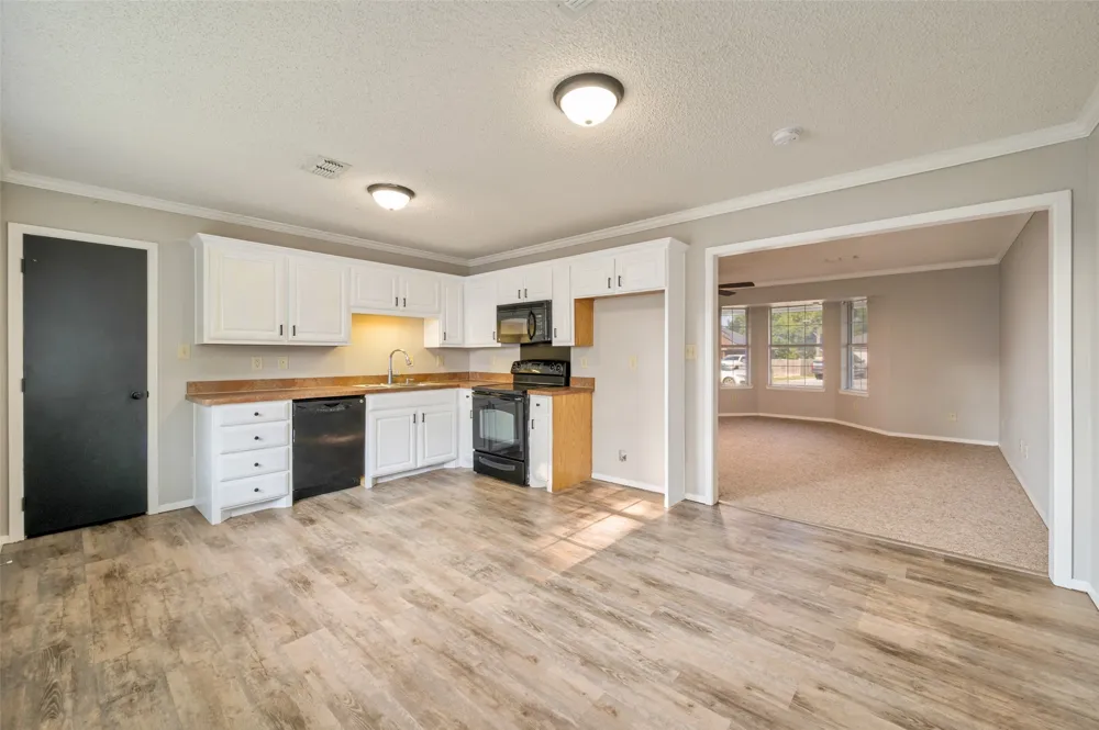 101 Sara Court Collinsville, TX 76233