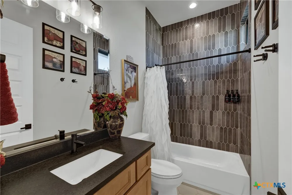 505 John Price Blanco, TX 78606