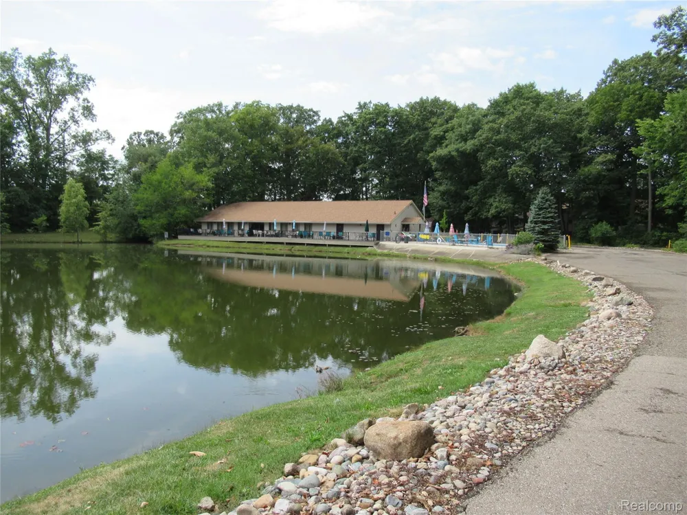 62341 Arlington Circle #3 South Lyon City, MI 48178