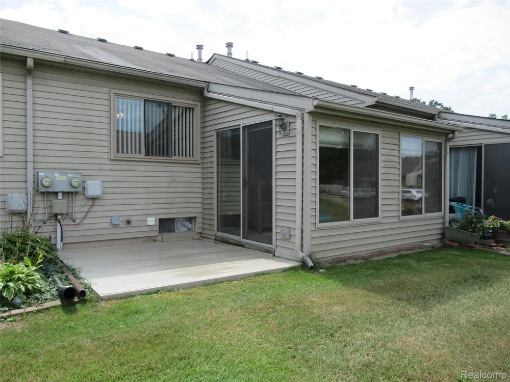 62341 Arlington Circle #3 South Lyon City, MI 48178