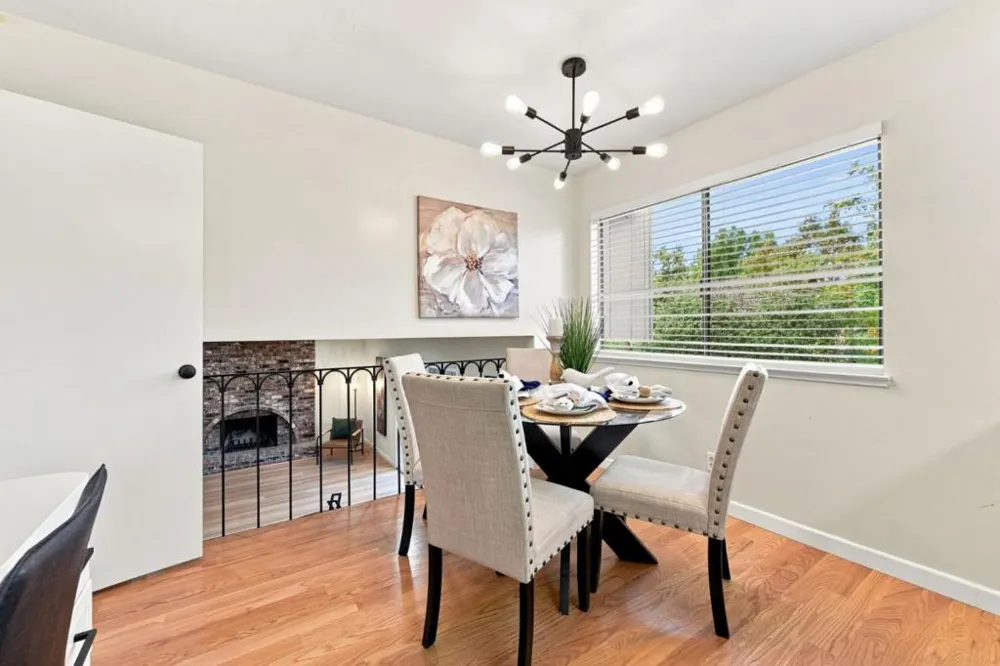 10327 Cold Harbor Avenue Cupertino, CA 95014