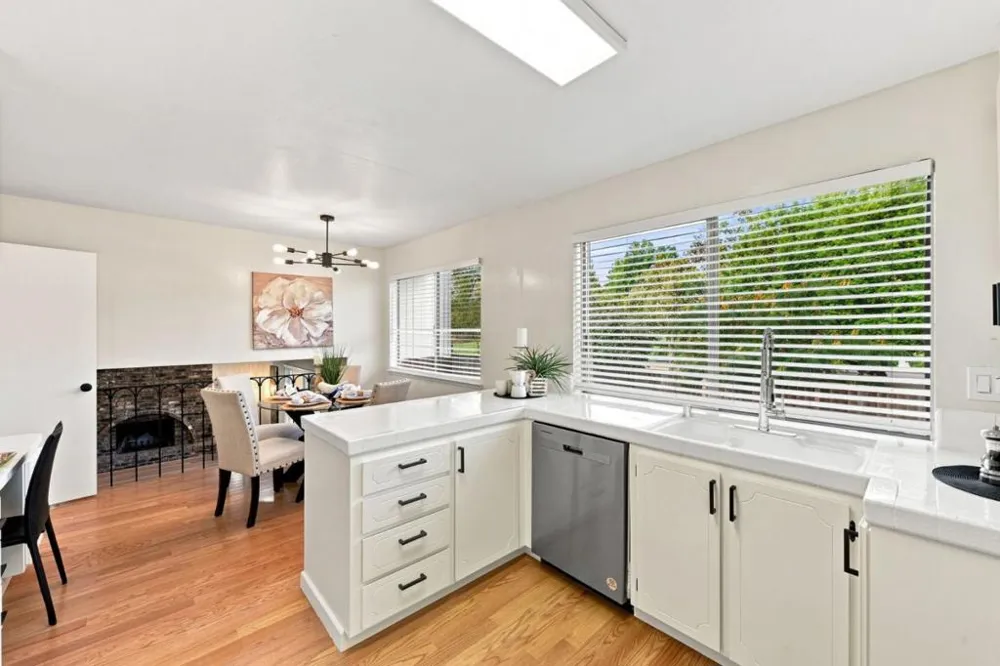 10327 Cold Harbor Avenue Cupertino, CA 95014