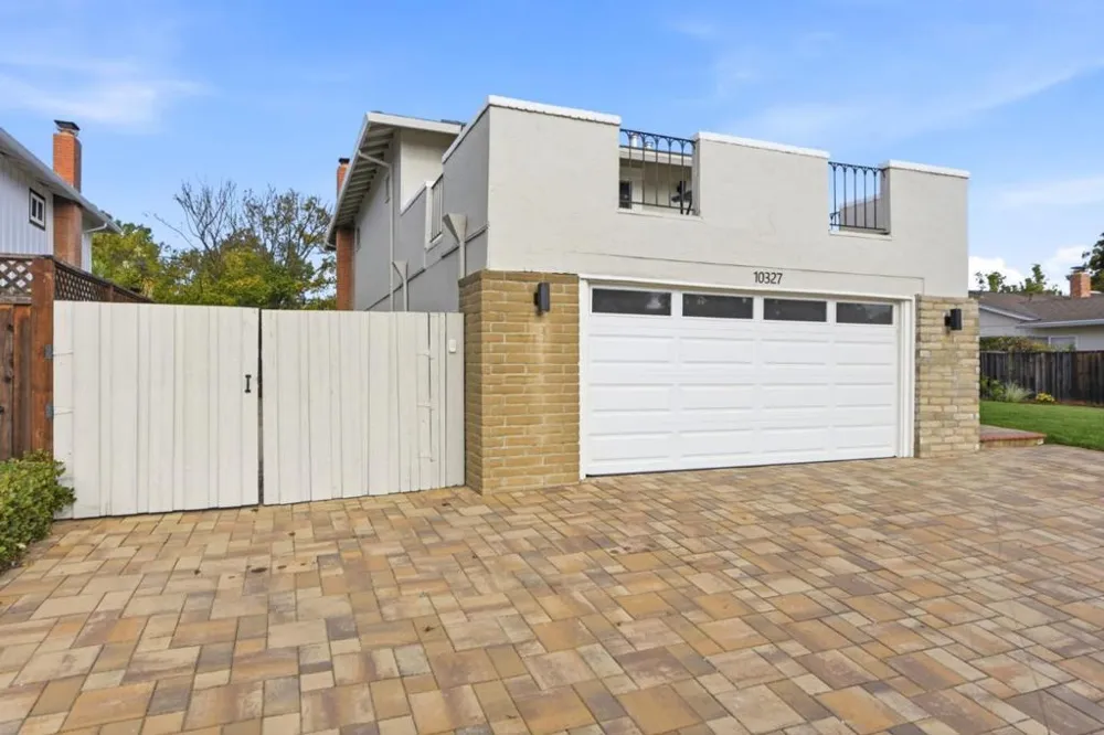 10327 Cold Harbor Avenue Cupertino, CA 95014