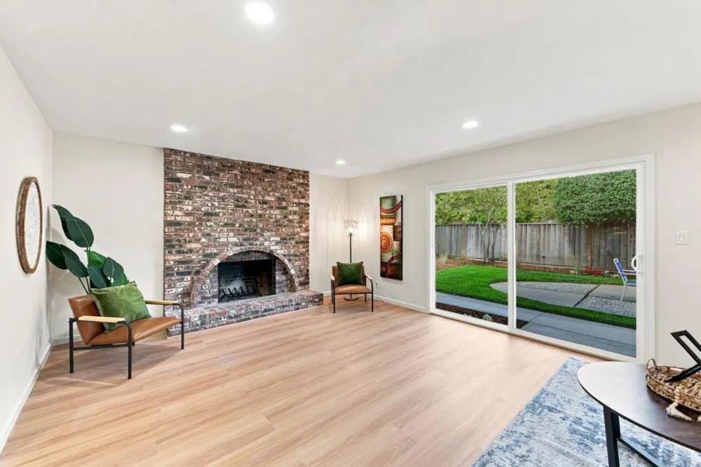 10327 Cold Harbor Avenue Cupertino, CA 95014