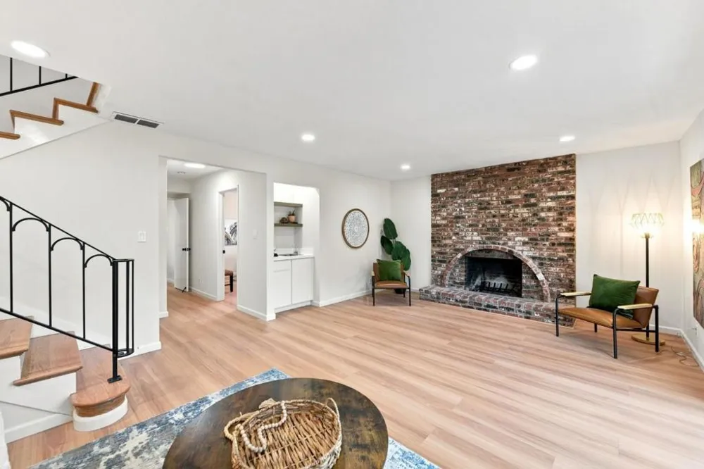 10327 Cold Harbor Avenue Cupertino, CA 95014