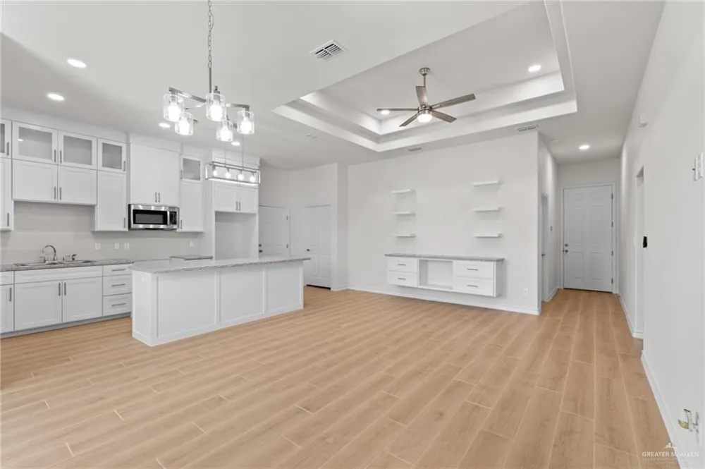 2801 E Comal Drive Edinburg, TX 78542