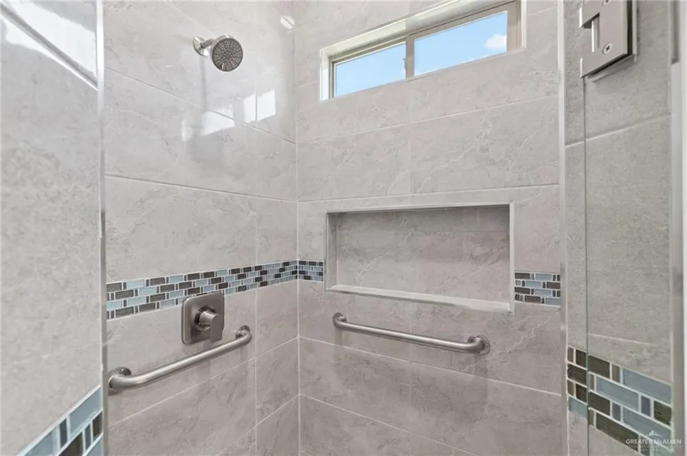 2801 E Comal Drive Edinburg, TX 78542