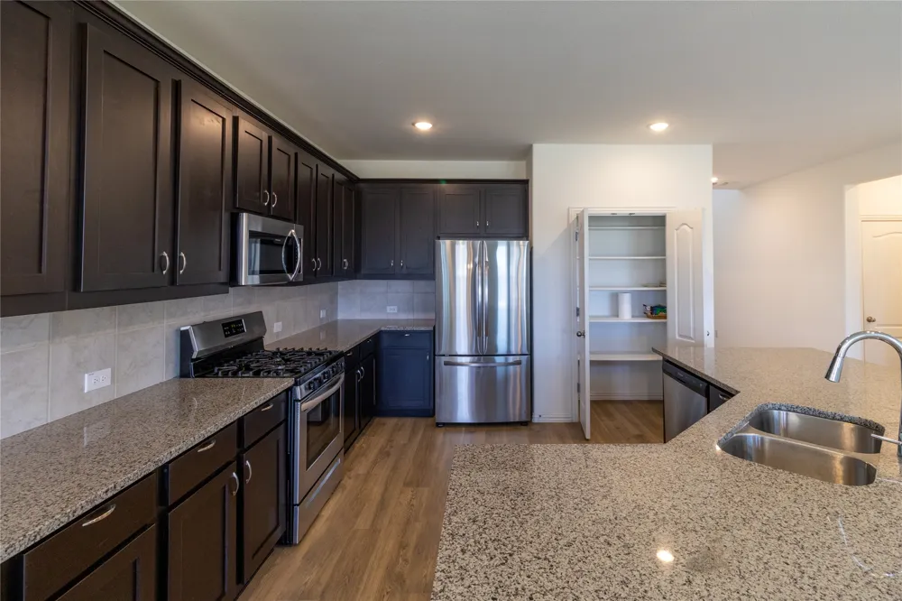 5613 Breezy Drive Celina, TX 75009