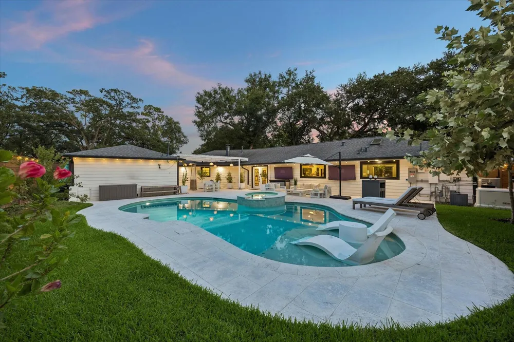 8518 Westview Drive Houston, TX 77055