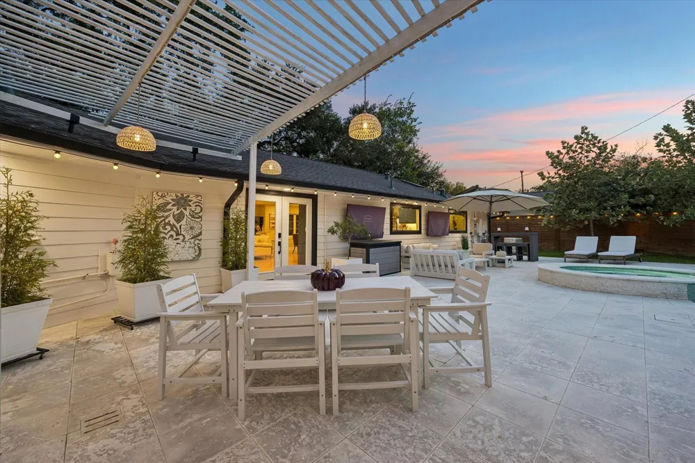 8518 Westview Drive Houston, TX 77055