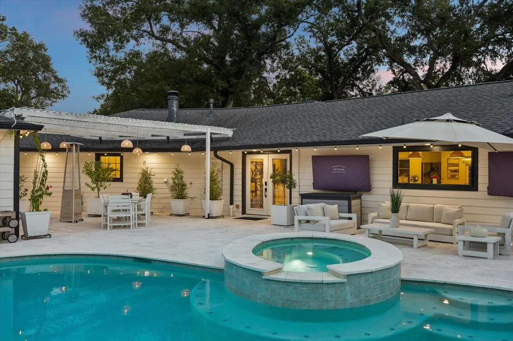 8518 Westview Drive Houston, TX 77055